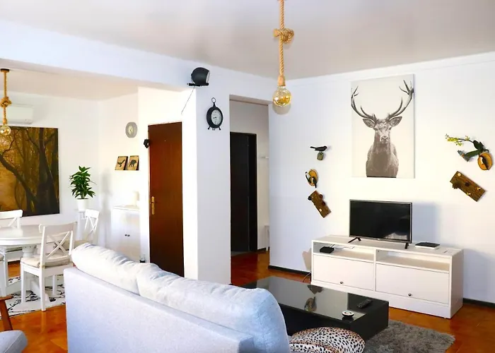 Atlantida - And By The 公寓