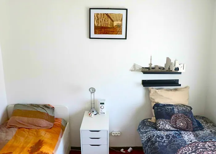 Atlantida - And By The 公寓 *